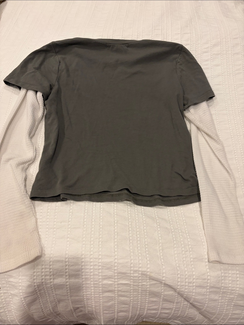Urban Outfitters Grey Layered-Look 'Poisonous Plants' Graphic Long Sleeve Tee - Picture 4 of 4